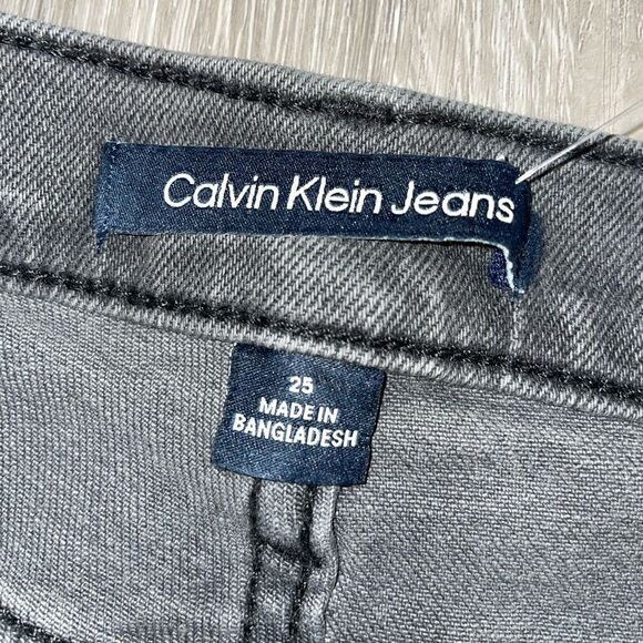 Calvin Klein Black Vintage Destructed High Rise Mom Ankle Jeans 25 - Picture 7 of 11